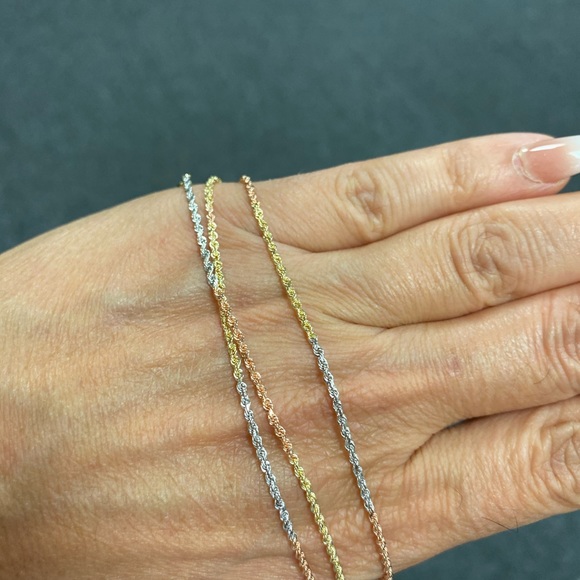 14K tri color 1.5mm Solid Rope Chain - Picture 3 of 9